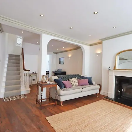 Gorgeous Three Bedroom Townhouse In Clifton Bristol