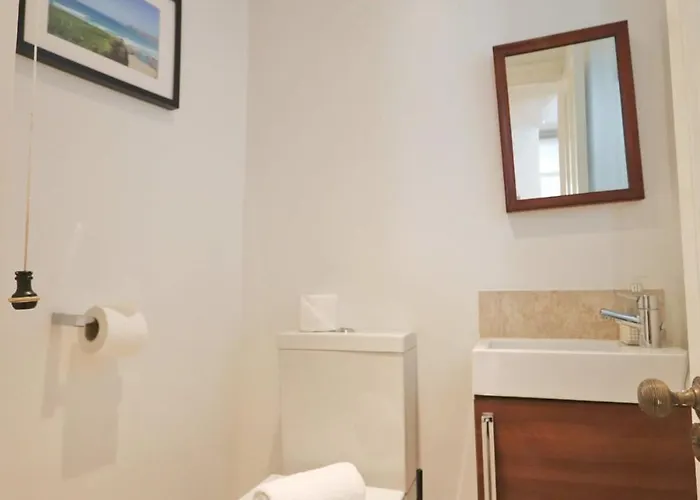 Gorgeous Three Bedroom Townhouse In Clifton Будинок відпочинку *