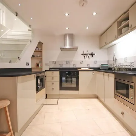 Gorgeous Three Bedroom Townhouse In Clifton Σπίτι διακοπών *
