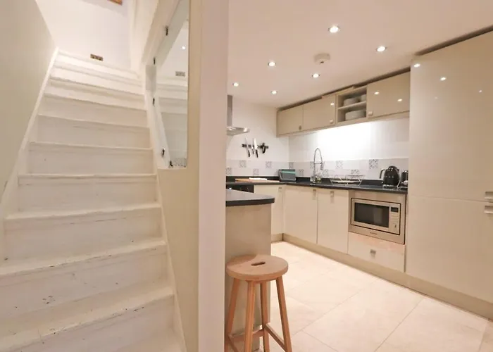 Gorgeous Three Bedroom Townhouse In Clifton Prázdninový dům *